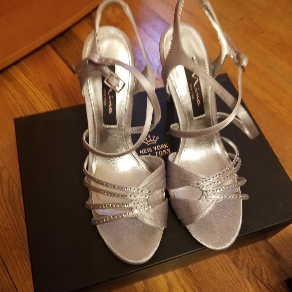 Women's dress shoes